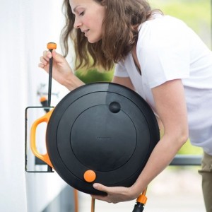 Sistem montare pe perete pentru Fiskars Waterwheel S