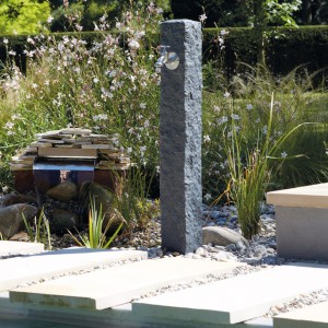 Cismea apa tip stalp cu robinet Granite, culoare granit inchis 
